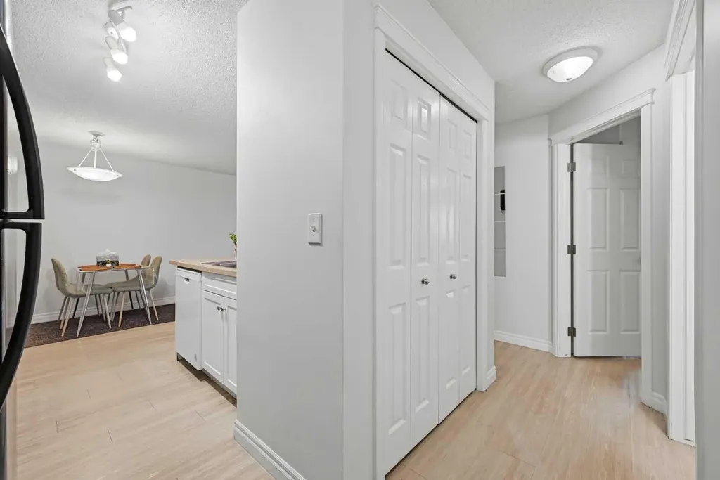5555 Falsbridge Drive NE Calgary AB T3J 3E8