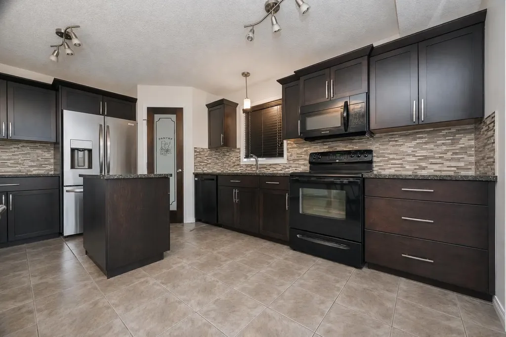 8530 102 Avenue Grande Prairie AB T8X0B5