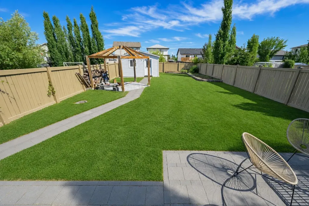 8530 102 Avenue Grande Prairie AB T8X0B5