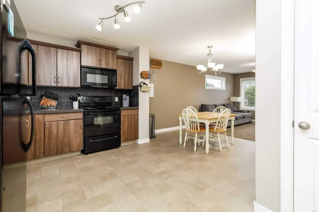 92 Bowman Circle Sylvan Lake AB T4S0H7
