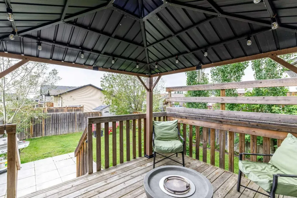 92 Bowman Circle Sylvan Lake AB T4S0H7