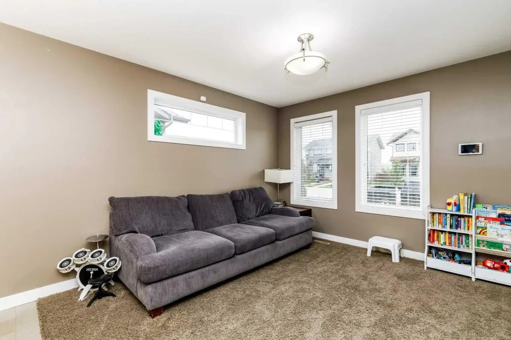 92 Bowman Circle Sylvan Lake AB T4S0H7