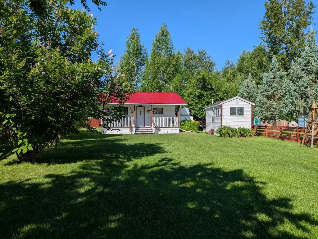 10428 Township Road 735 Rural Big Lakes County AB T0G1K0