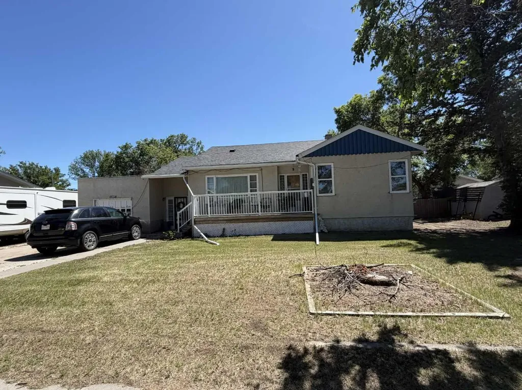 4824 52 Avenue Taber AB T1G 1H6