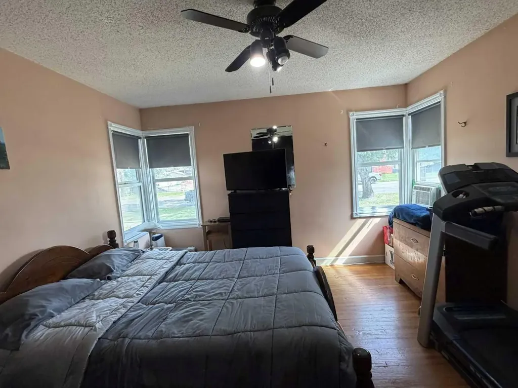 4824 52 Avenue Taber AB T1G 1H6