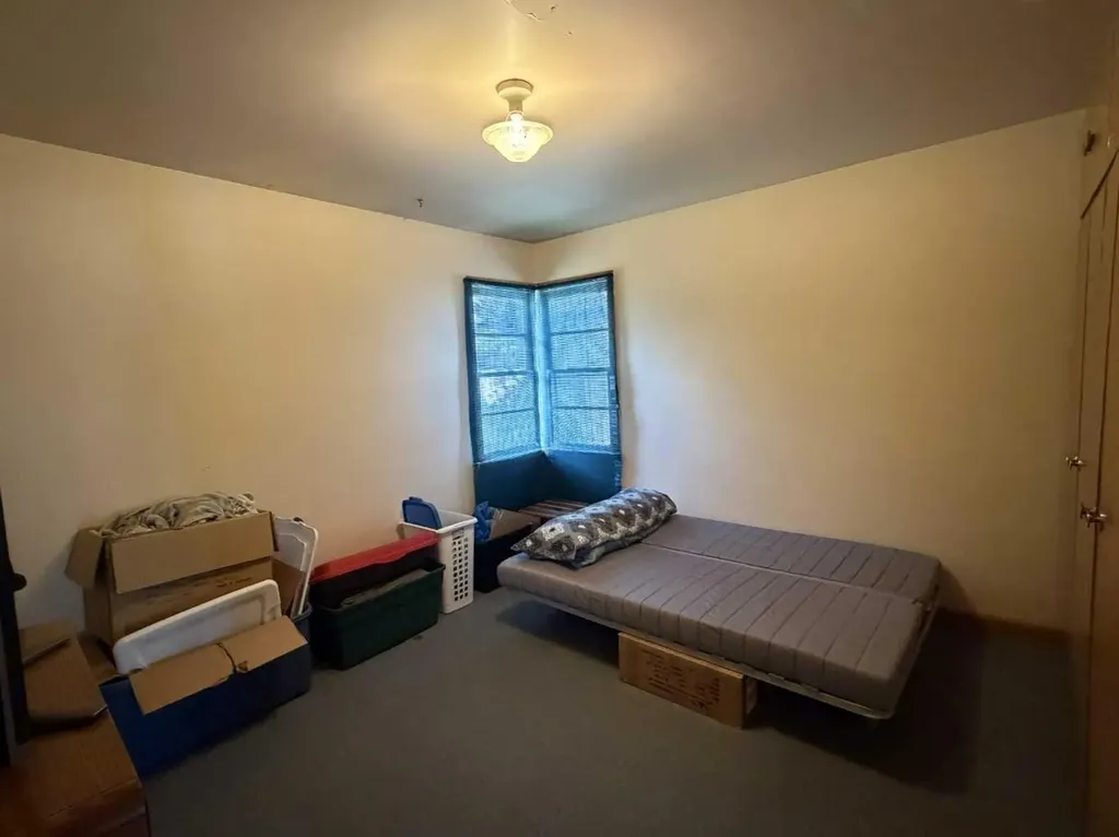 4824 52 Avenue Taber AB T1G 1H6