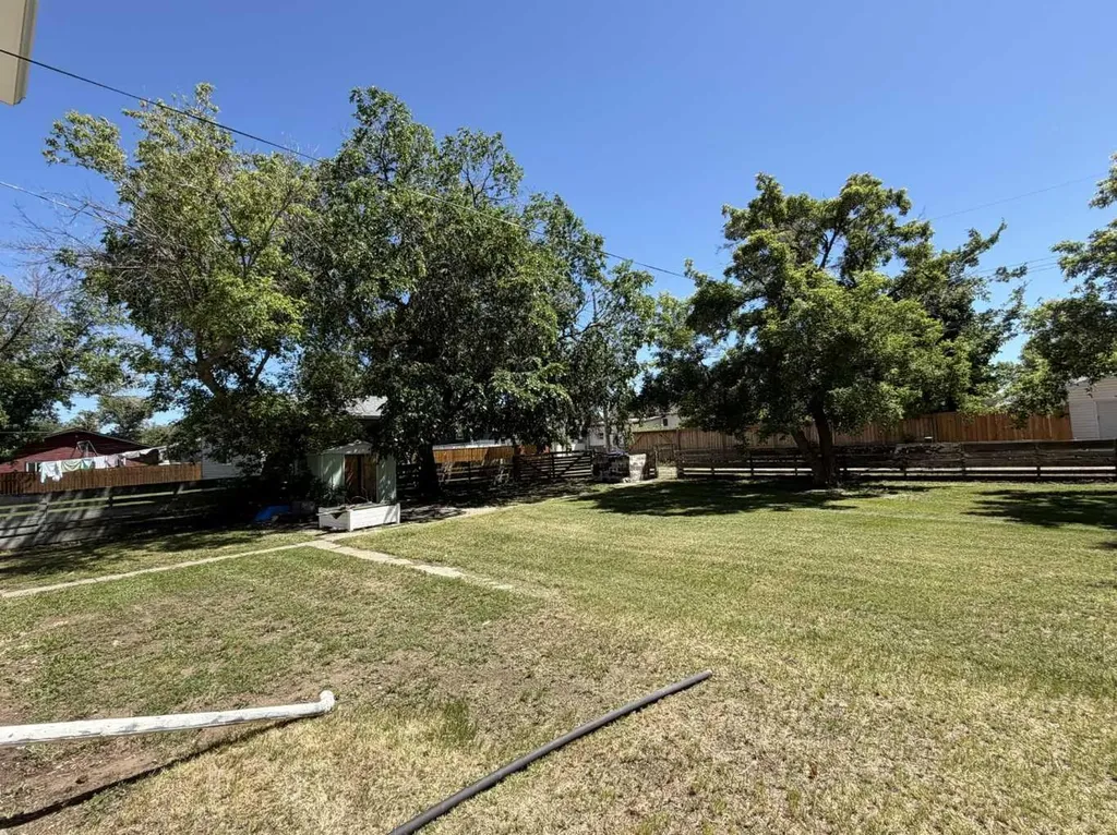 4824 52 Avenue Taber AB T1G 1H6