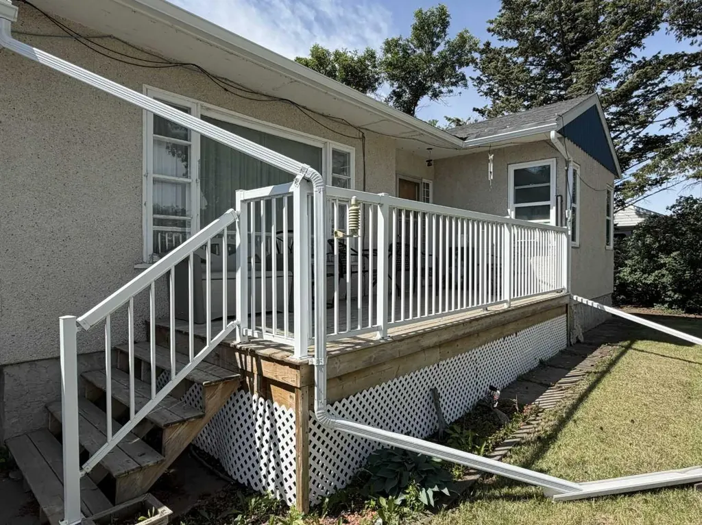 4824 52 Avenue Taber AB T1G 1H6