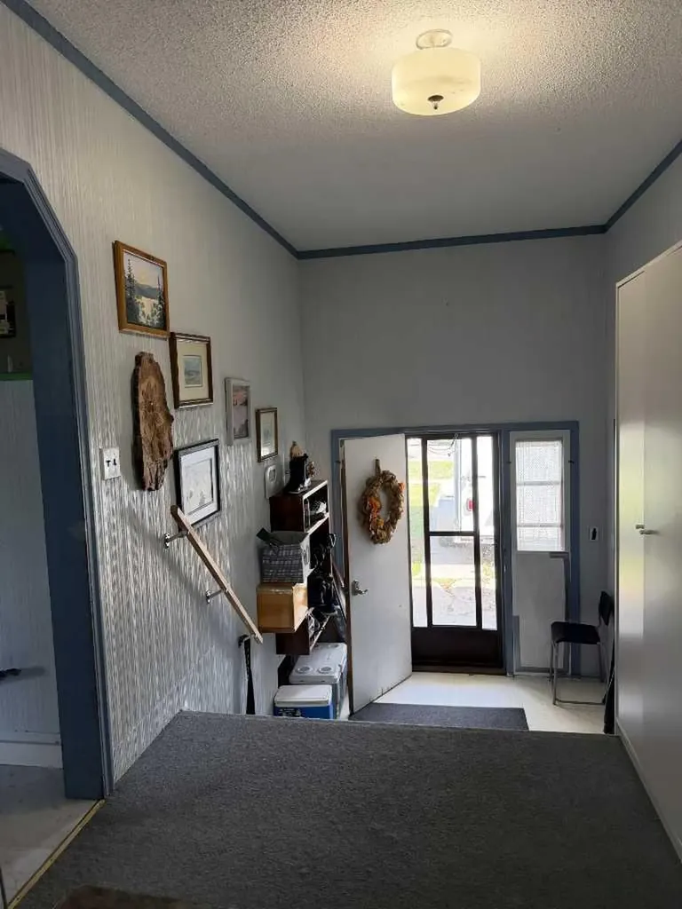 4824 52 Avenue Taber AB T1G 1H6