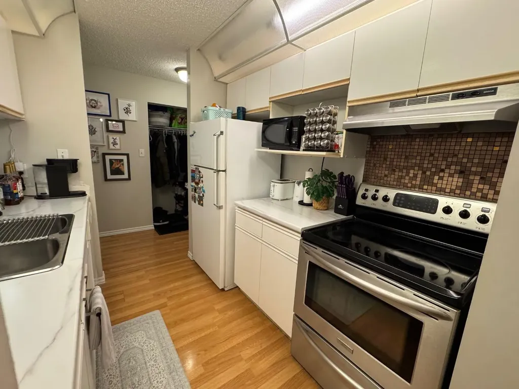 10405 99 Avenue Grande Prairie AB T8V 6Z3