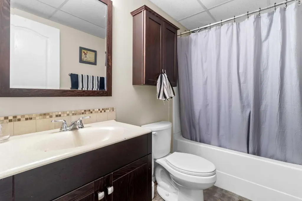 49 Wildrose Drive Sylvan Lake AB T4S 2K8