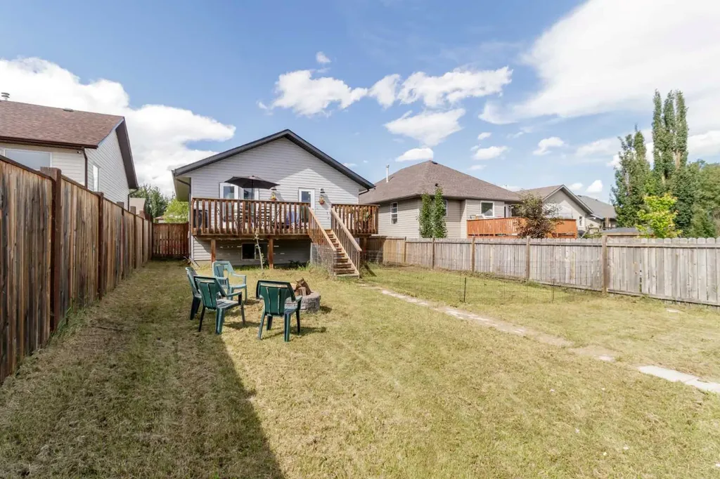 49 Wildrose Drive Sylvan Lake AB T4S 2K8