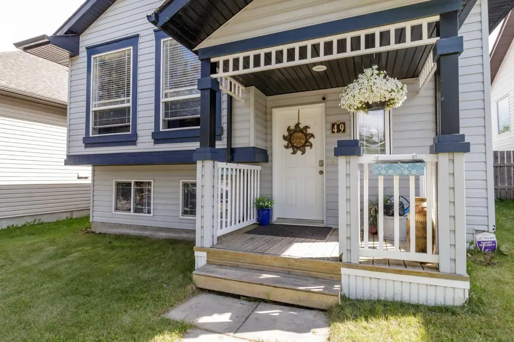 49 Wildrose Drive Sylvan Lake AB T4S 2K8