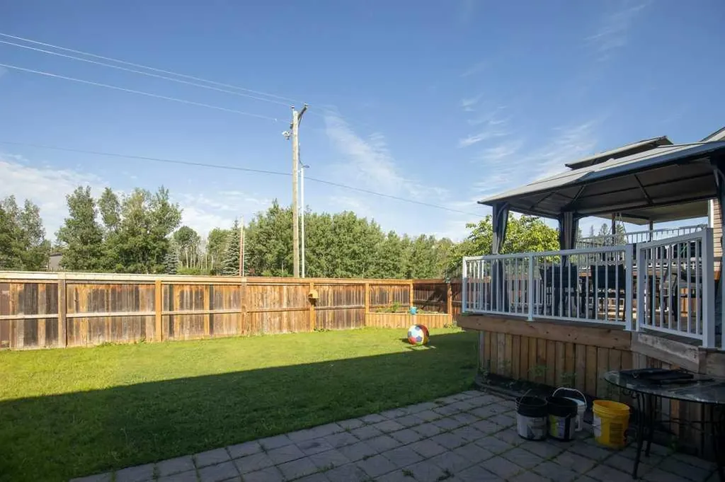 45 Firdale Court Sylvan Lake AB T4S 2M2