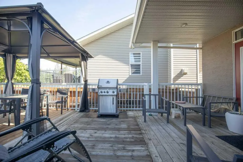 45 Firdale Court Sylvan Lake AB T4S 2M2