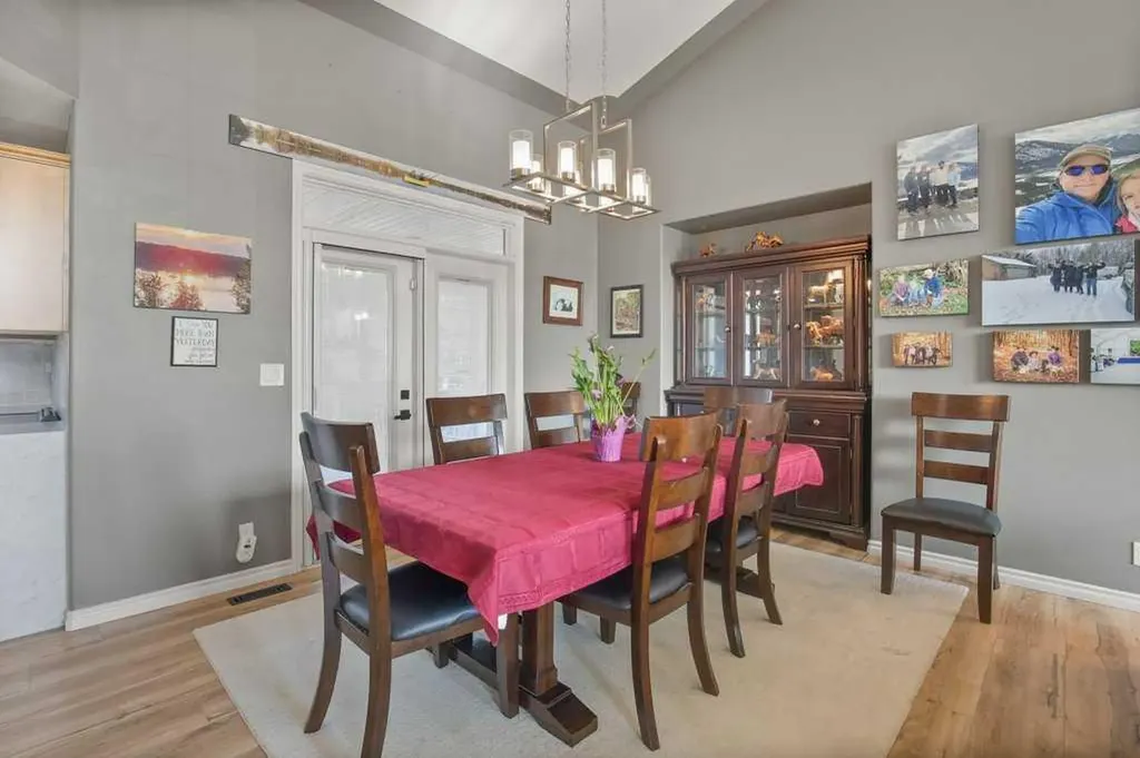45 Firdale Court Sylvan Lake AB T4S 2M2