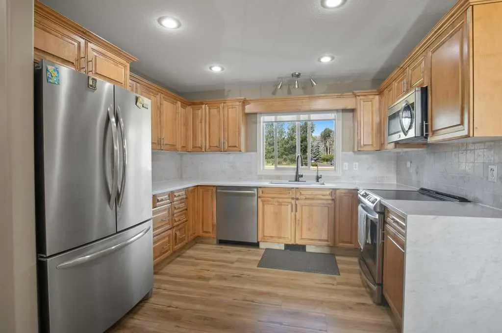 45 Firdale Court Sylvan Lake AB T4S 2M2