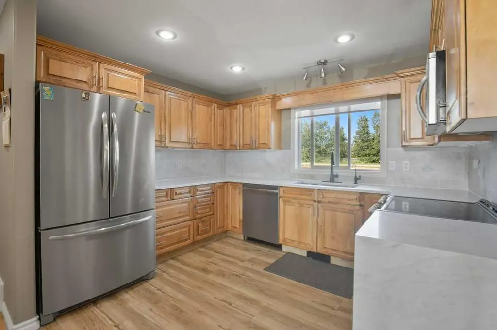45 Firdale Court Sylvan Lake AB T4S 2M2