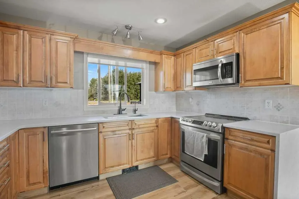 45 Firdale Court Sylvan Lake AB T4S 2M2