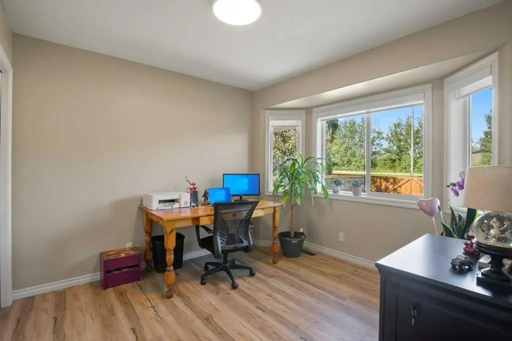 45 Firdale Court Sylvan Lake AB T4S 2M2