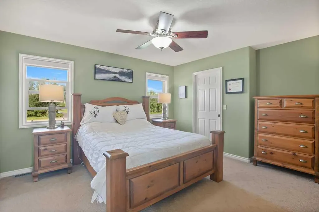 45 Firdale Court Sylvan Lake AB T4S 2M2