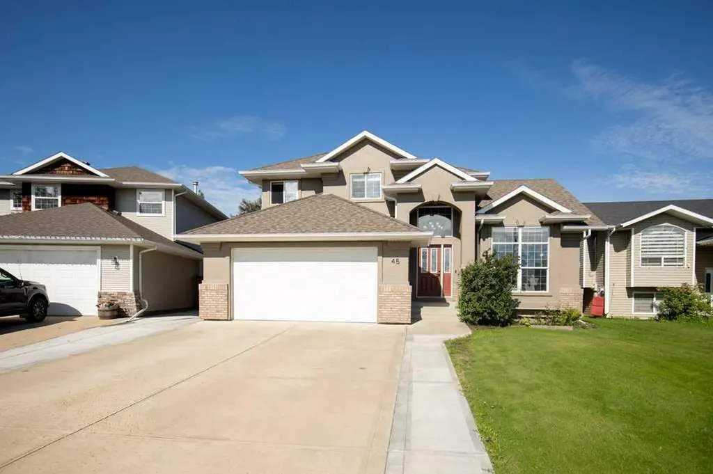 45 Firdale Court Sylvan Lake AB T4S 2M2