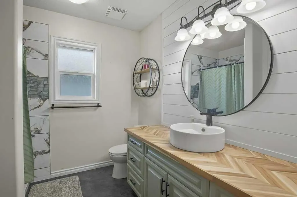 45 Firdale Court Sylvan Lake AB T4S 2M2