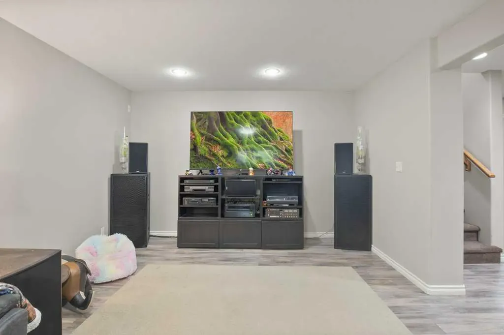 45 Firdale Court Sylvan Lake AB T4S 2M2
