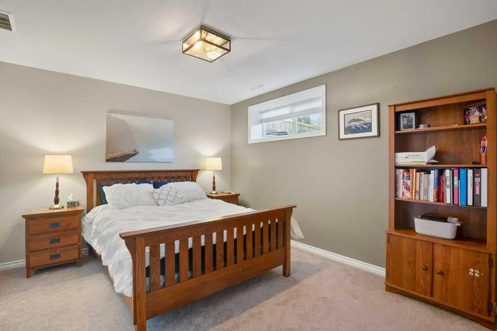 45 Firdale Court Sylvan Lake AB T4S 2M2