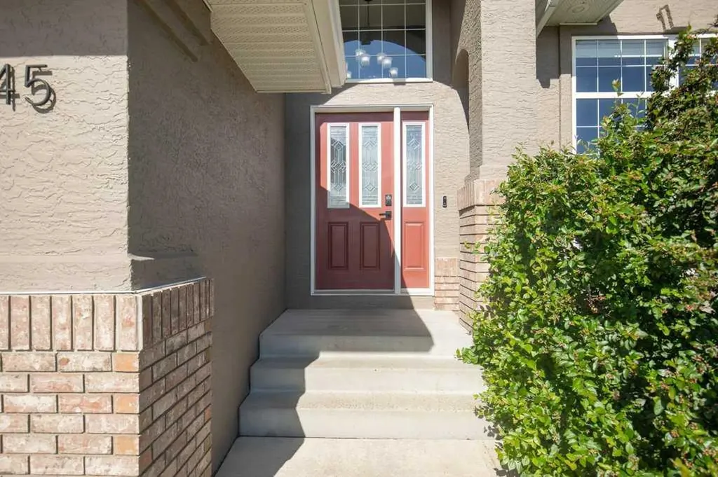 45 Firdale Court Sylvan Lake AB T4S 2M2