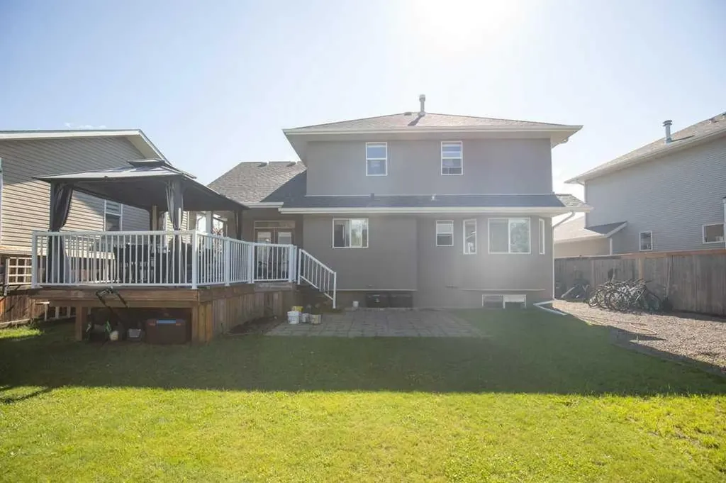 45 Firdale Court Sylvan Lake AB T4S 2M2