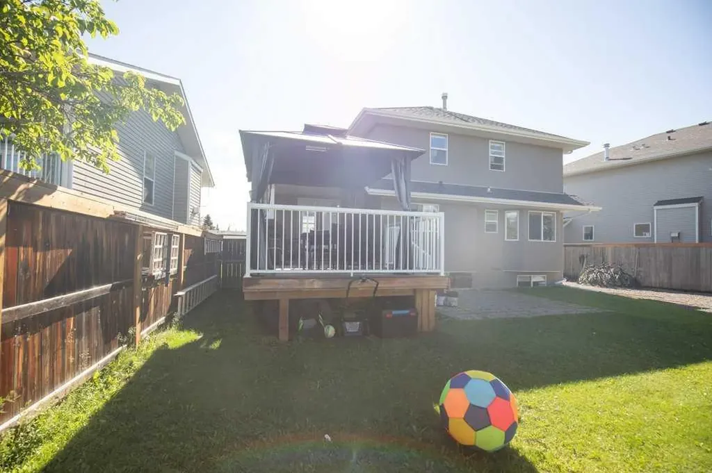 45 Firdale Court Sylvan Lake AB T4S 2M2