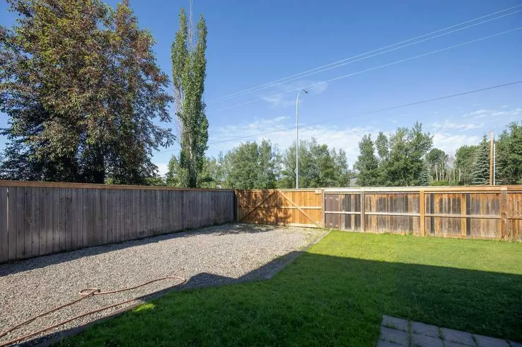 45 Firdale Court Sylvan Lake AB T4S 2M2