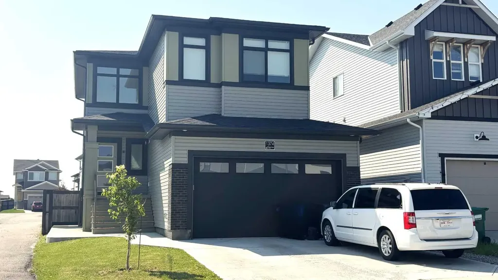 1374 Pacific Circle W Lethbridge AB T1J 5V3