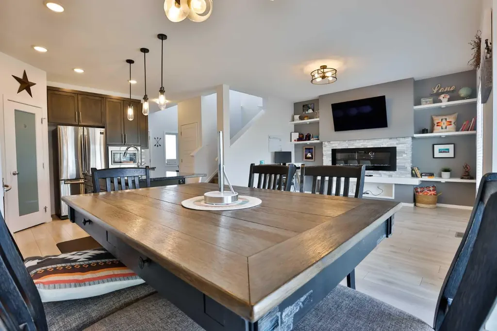 1374 Pacific Circle W Lethbridge AB T1J 5V3