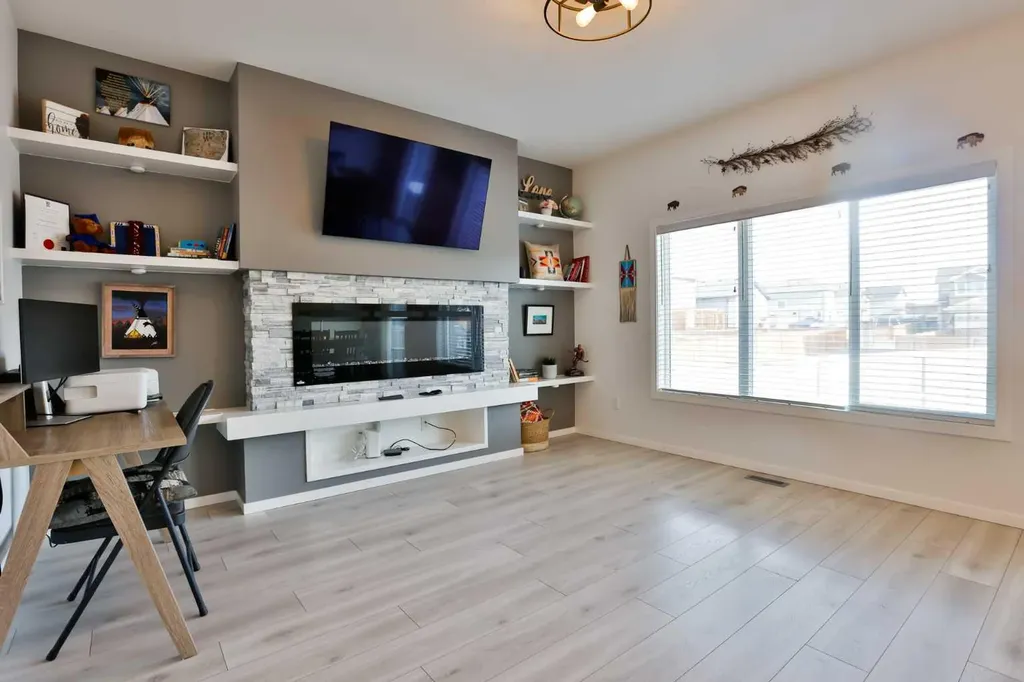 1374 Pacific Circle W Lethbridge AB T1J 5V3