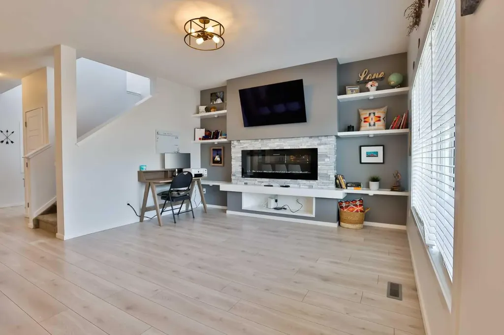 1374 Pacific Circle W Lethbridge AB T1J 5V3