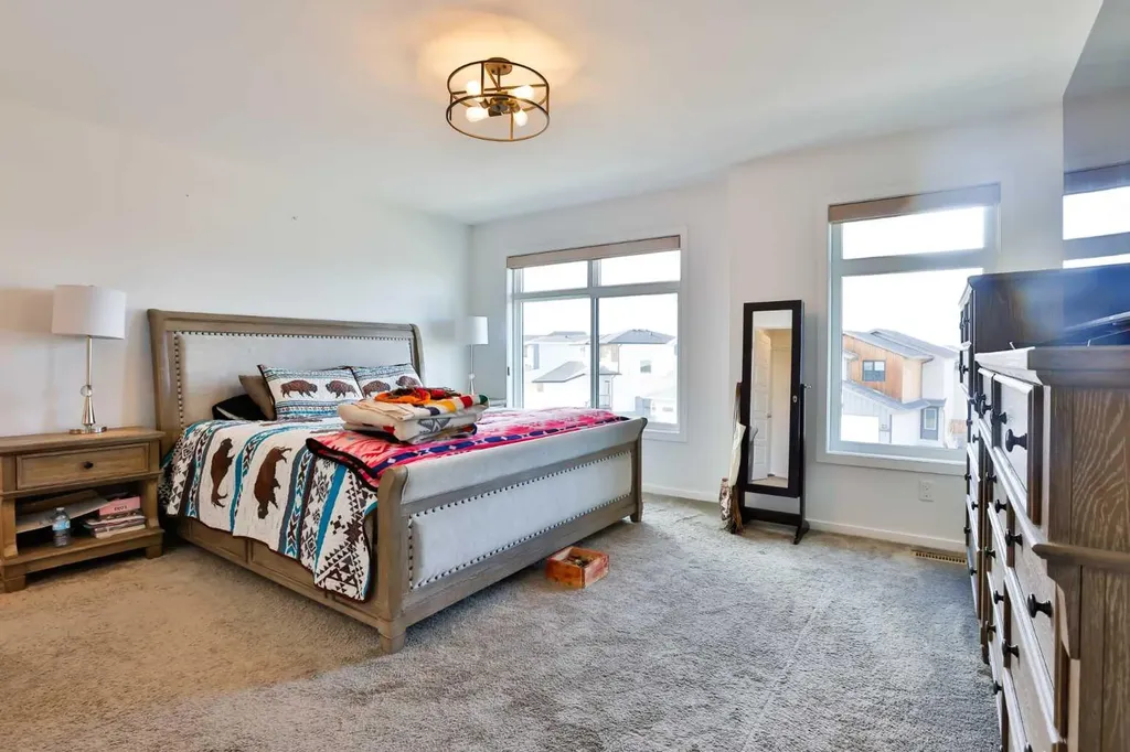 1374 Pacific Circle W Lethbridge AB T1J 5V3