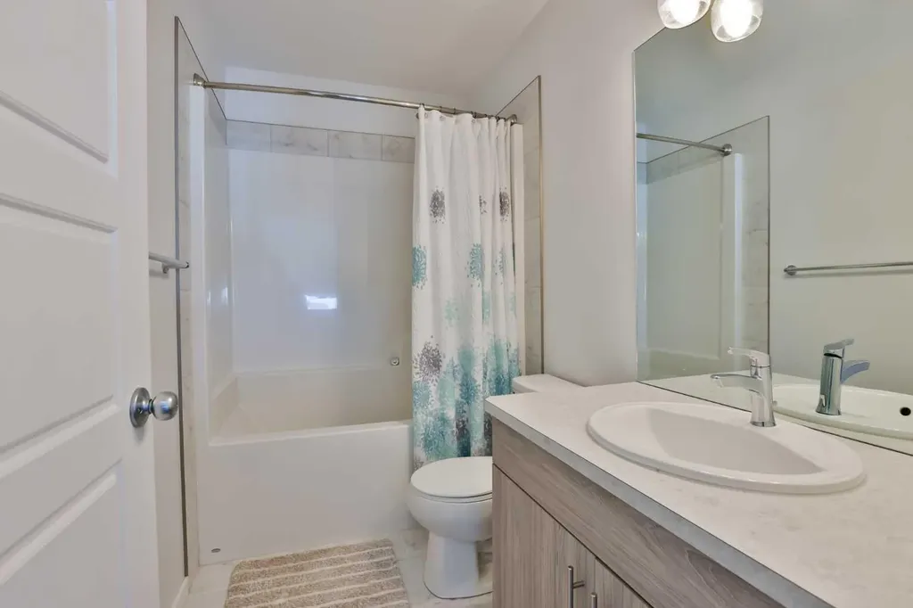 1374 Pacific Circle W Lethbridge AB T1J 5V3