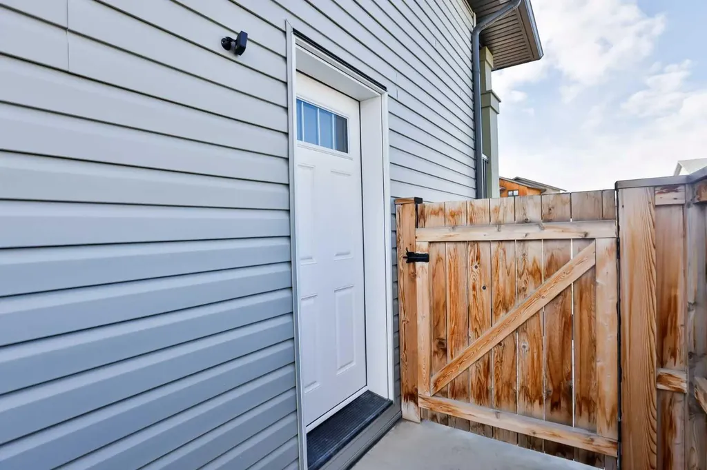 1374 Pacific Circle W Lethbridge AB T1J 5V3