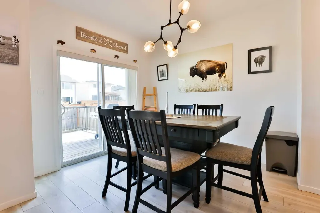 1374 Pacific Circle W Lethbridge AB T1J 5V3