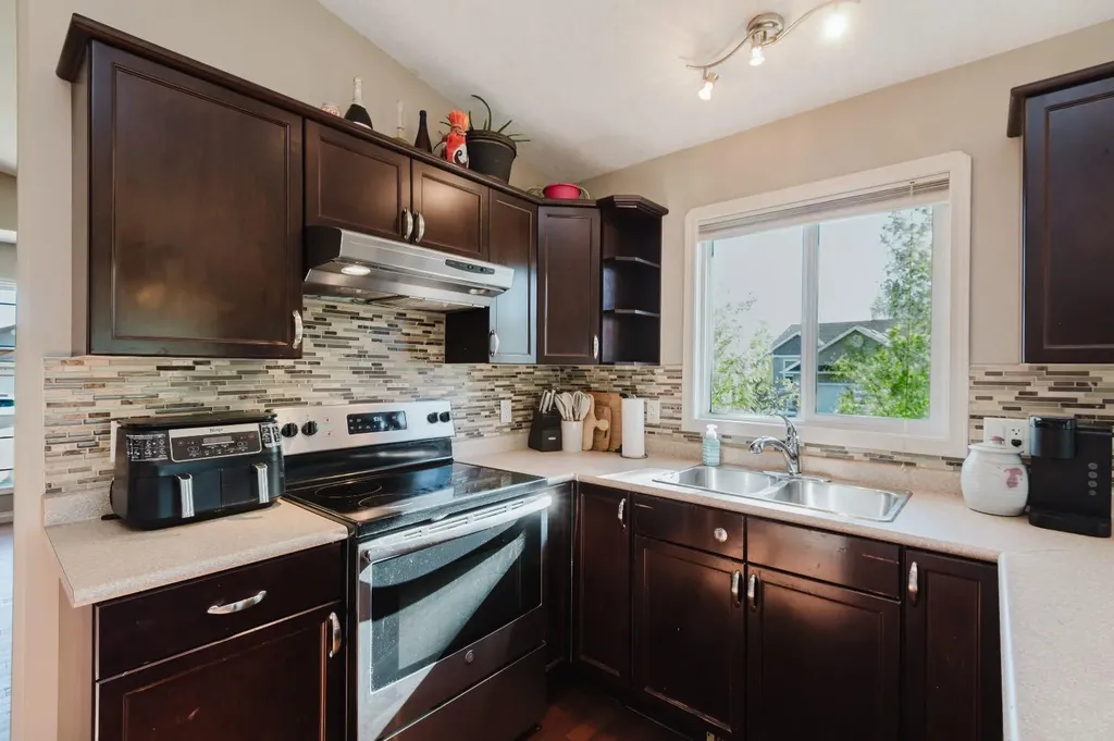 8801 72 Avenue Grande Prairie AB T8X 0E3