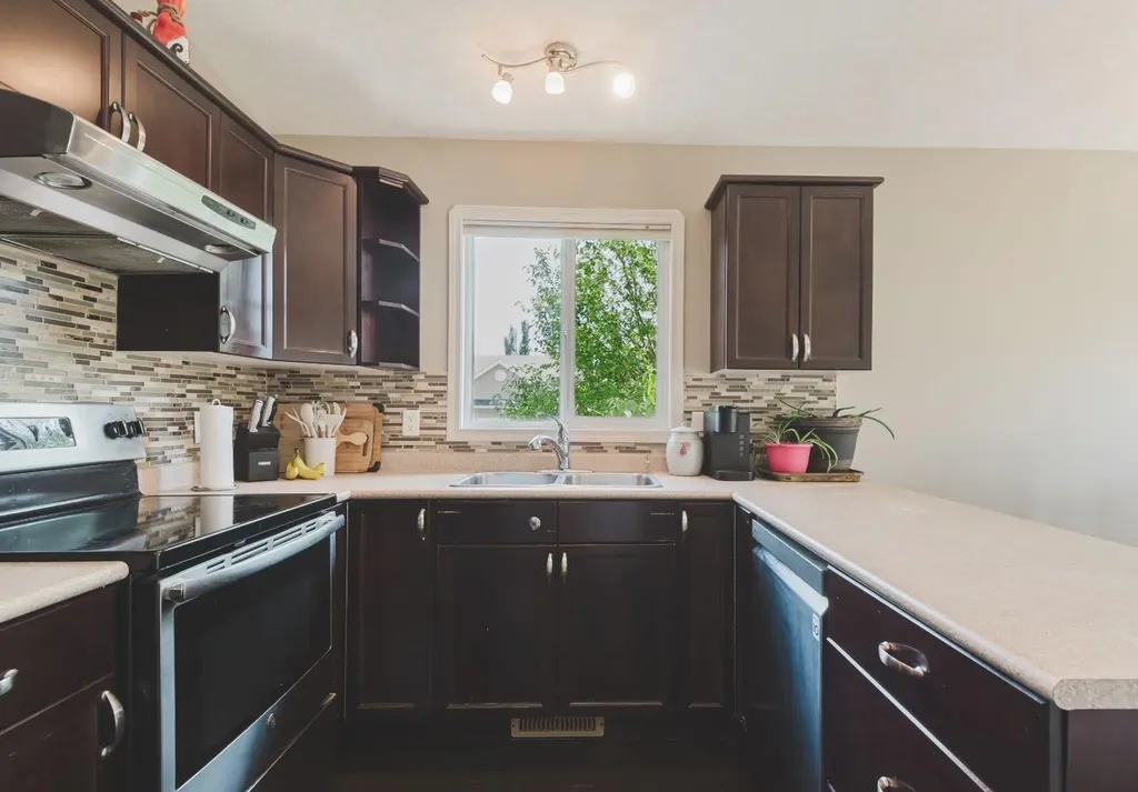 8801 72 Avenue Grande Prairie AB T8X 0E3
