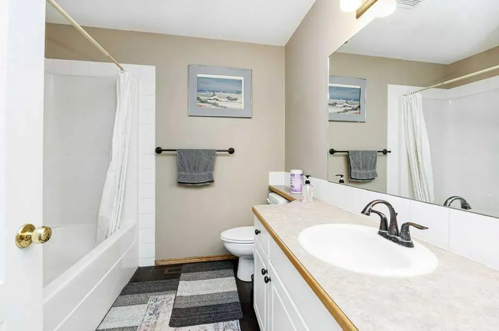 9 Lakeview Close Blackfalds AB T0M 0J0