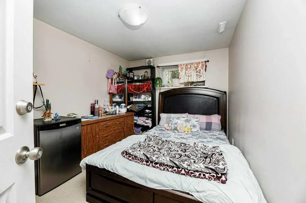9 Lakeview Close Blackfalds AB T0M 0J0