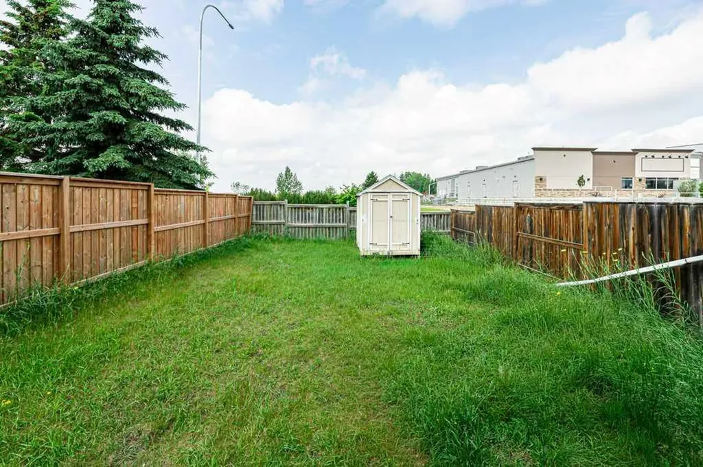 9 Lakeview Close Blackfalds AB T0M 0J0