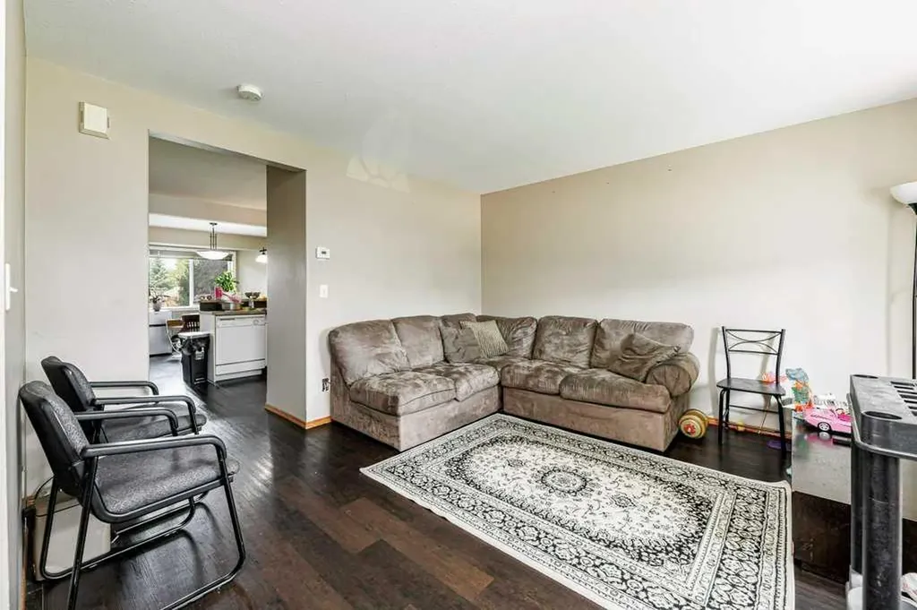 9 Lakeview Close Blackfalds AB T0M 0J0