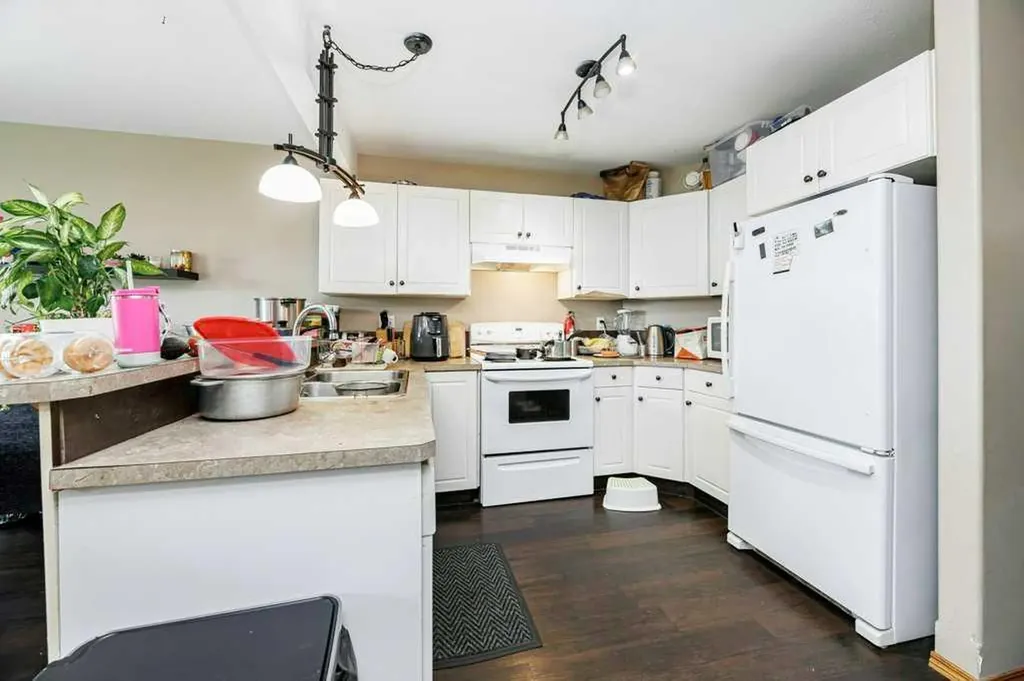 9 Lakeview Close Blackfalds AB T0M 0J0