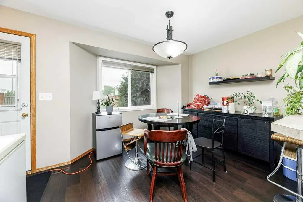 9 Lakeview Close Blackfalds AB T0M 0J0
