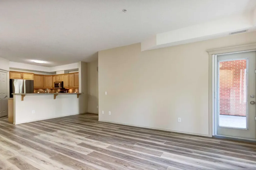 15 Everstone Drive SW Calgary AB T2Y 5B5